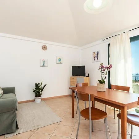 Bynos Sea View Apartament